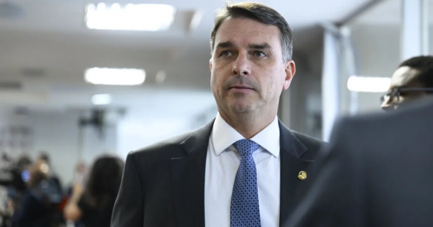 O-senador-flavio-bolsonaro-e1765906268178jpg - Podp Bahia