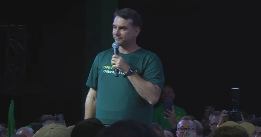 O-senador-e-pre-candidato-a-presidencia-flavio-bolsonarojpeg - Podp Bahia