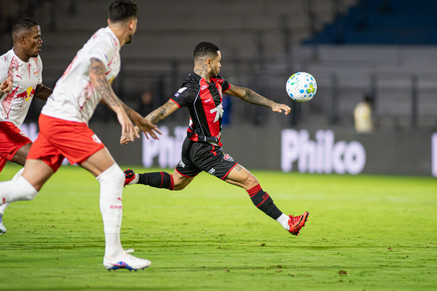 Com-gol-de-goleiro-vitoria-perde-para-bragantino-p0138915000202605172040jpg - Podp Bahia