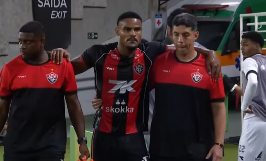 Nathan-mendes-sente-o-joelho-e-e-substituido-em-ab0139023600202605272230jpg - Podp Bahia
