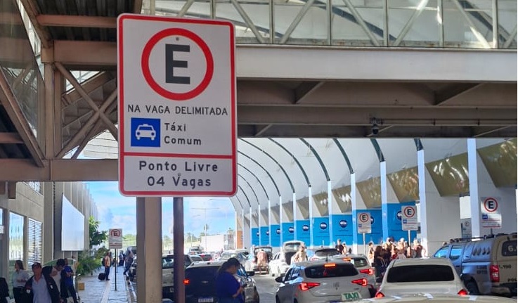 Placa-de-taxi-vira-alvo-de-disputa-no-aeroporto-de0139037300202605282243jpg - Podp Bahia