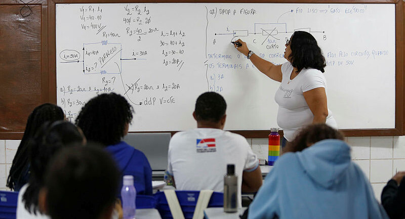 Professores-da-bahia-terao-mais-de-r-100-milhoes-e0139043000202605291547jpg - Podp Bahia