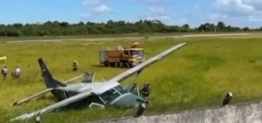 183580oito-voos-sao-cancelados-apos-aviao-da-fab-sair-da-pista-em-aeroporto-de-porto-seguro-3webpwebp - Podp Bahia