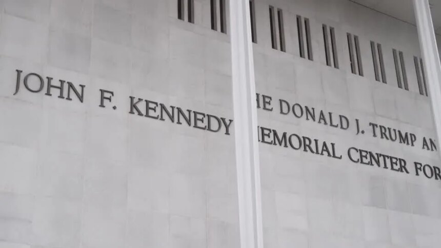 Juiz-dos-eua-determina-a-retirada-do-nome-de-trump-do-kennedy-centerjpg - Podp Bahia
