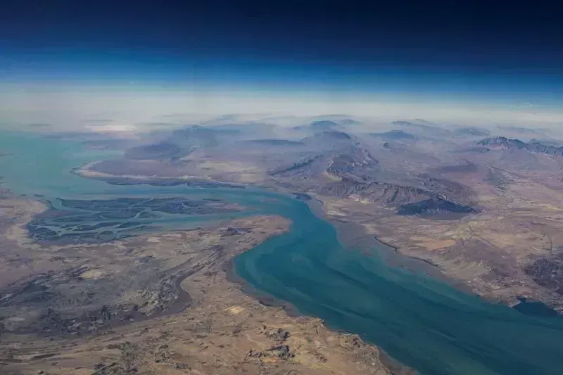 Vista-aerea-da-ilha-de-qeshm-separada-do-continente-iraniano-pelo-estreito-de-clarence-no-estreito-dwebp - Podp Bahia