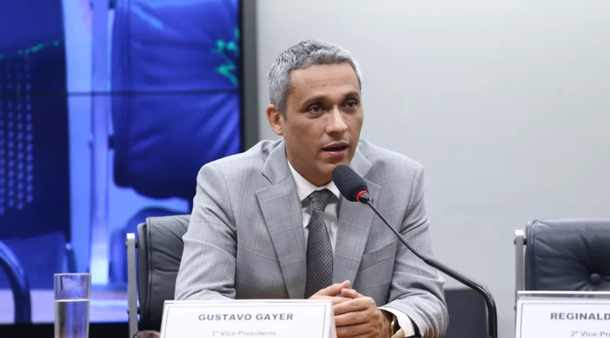 Deputado-e-condenado-a-indenizar-pt-por-fake-news-0139301000202606231825webpwebp - Podp Bahia