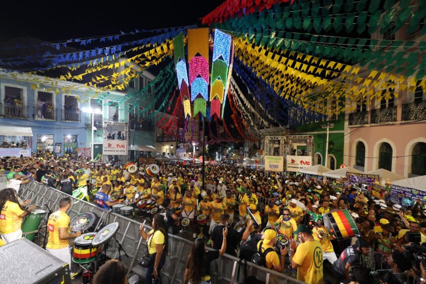 Em-clima-de-copa-pelourinho-encerra-sao-joao-com-a0139312800202606242327jpg - Podp Bahia
