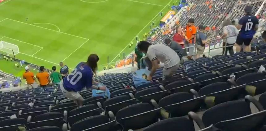 Exemplo-torcida-do-japao-limpa-estadio-apos-jogo-d0139213400202606142026png - Podp Bahia