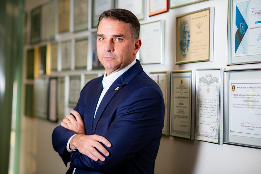 Flavio-bolsonaro-apresenta-pacotao-de-combate-ao-c0139267700202606191155jpg - Podp Bahia