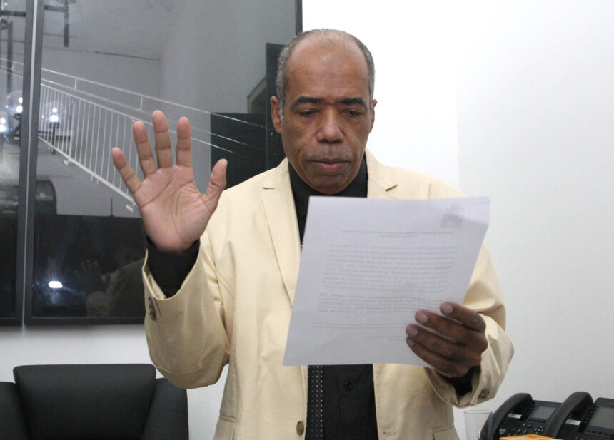 Medico-assume-vaga-e-toma-posse-como-vereador-em-s0139271100202606191847jpg - Podp Bahia