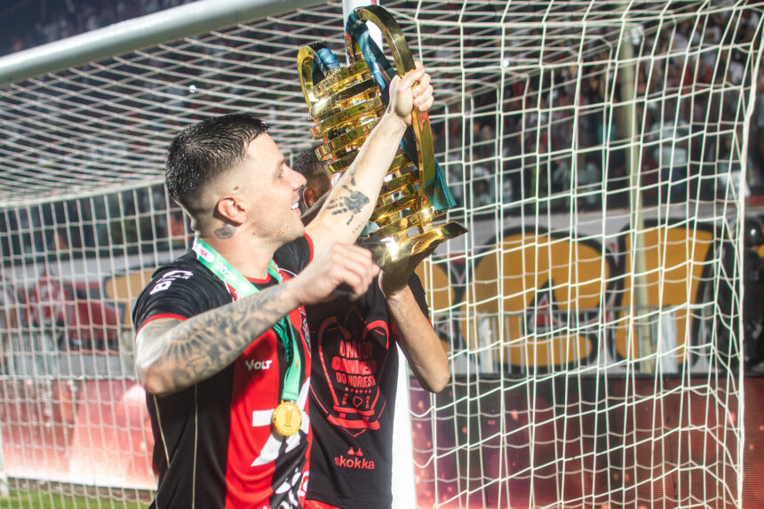 Decisivo-competitivo-e-matador-kayzer-celebra-traj0139528300202607141845jpg - Podp Bahia