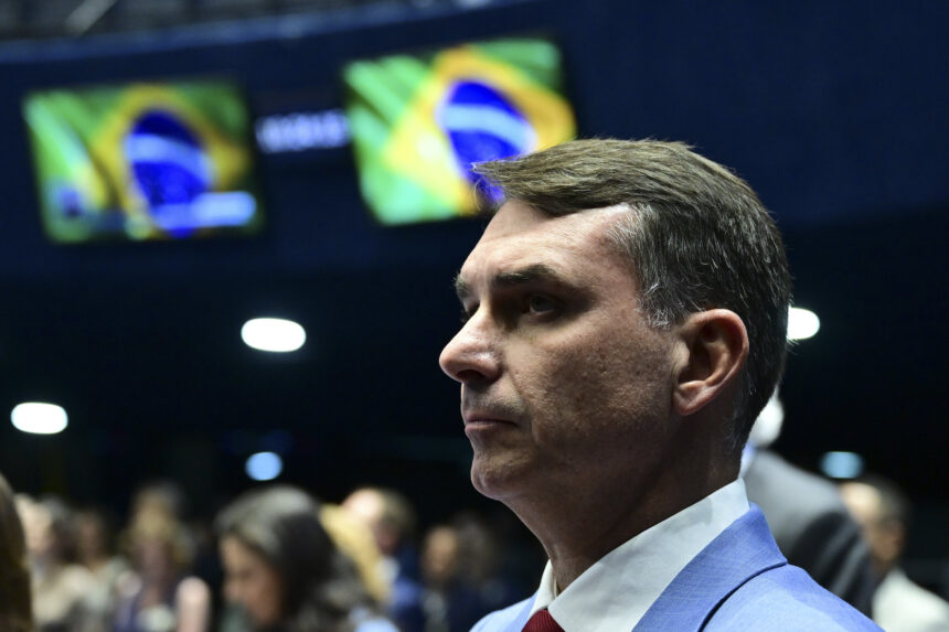 Flavio-recusa-escolta-da-pf-e-diz-temer-infiltrado0139597600202607210716jpg - Podp Bahia